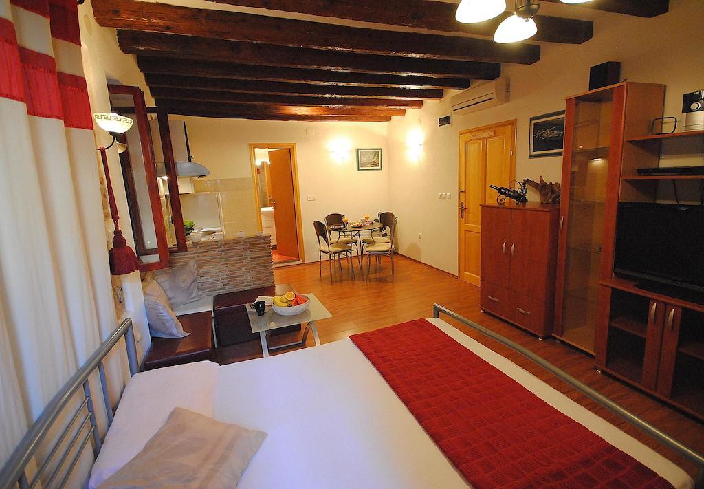 Guesthouse Ancient Stone Ровинь Номер фото