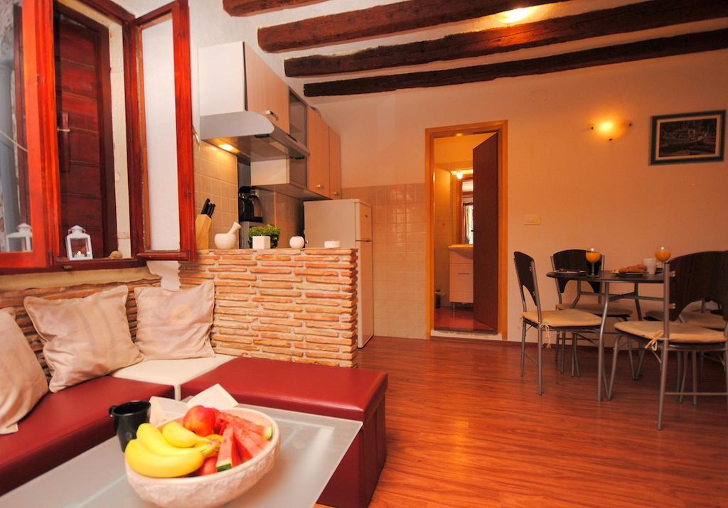 Guesthouse Ancient Stone Ровинь Номер фото
