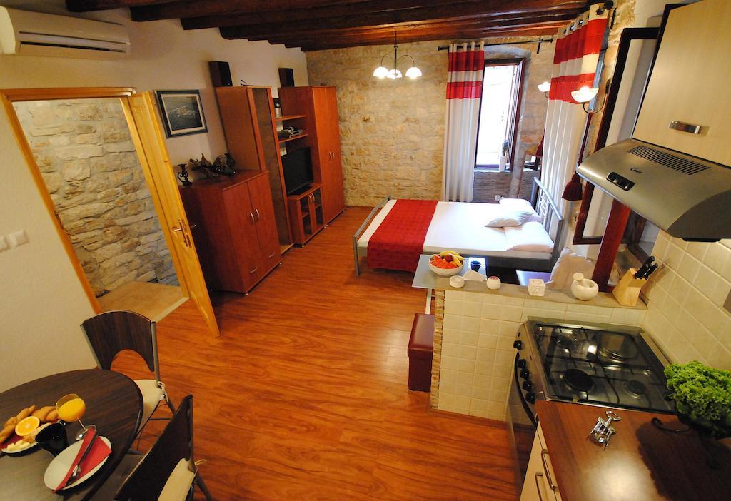 Guesthouse Ancient Stone Ровинь Номер фото