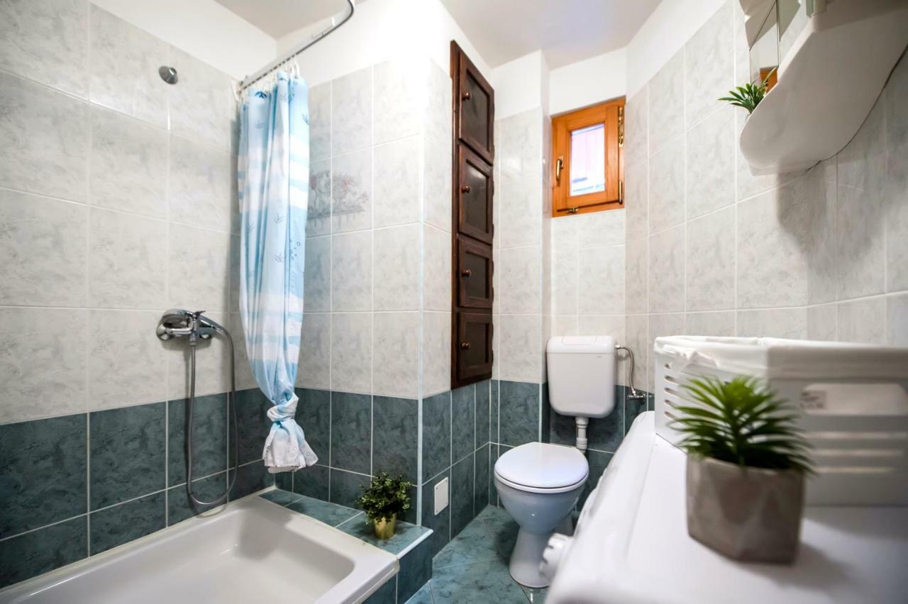 Guesthouse Ancient Stone Ровинь Экстерьер фото