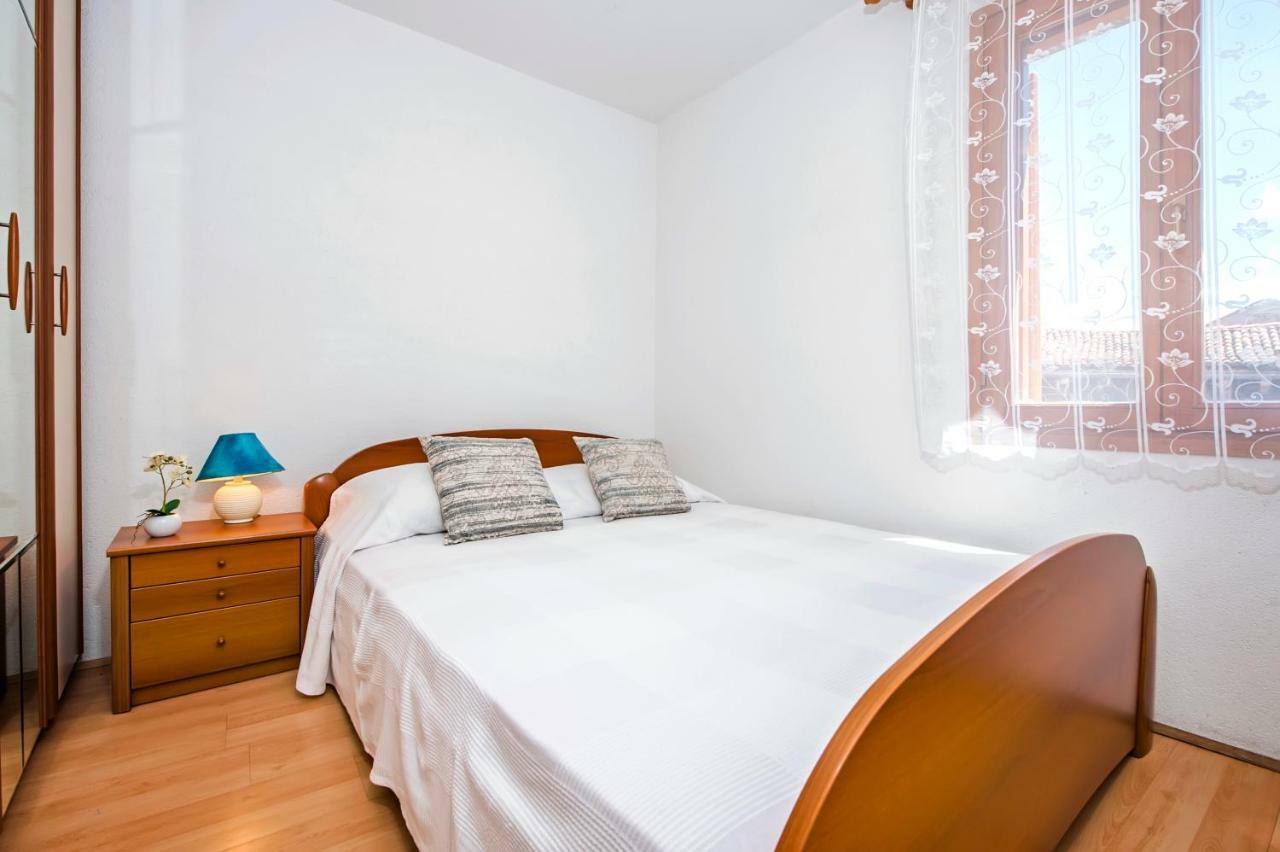 Guesthouse Ancient Stone Ровинь Экстерьер фото
