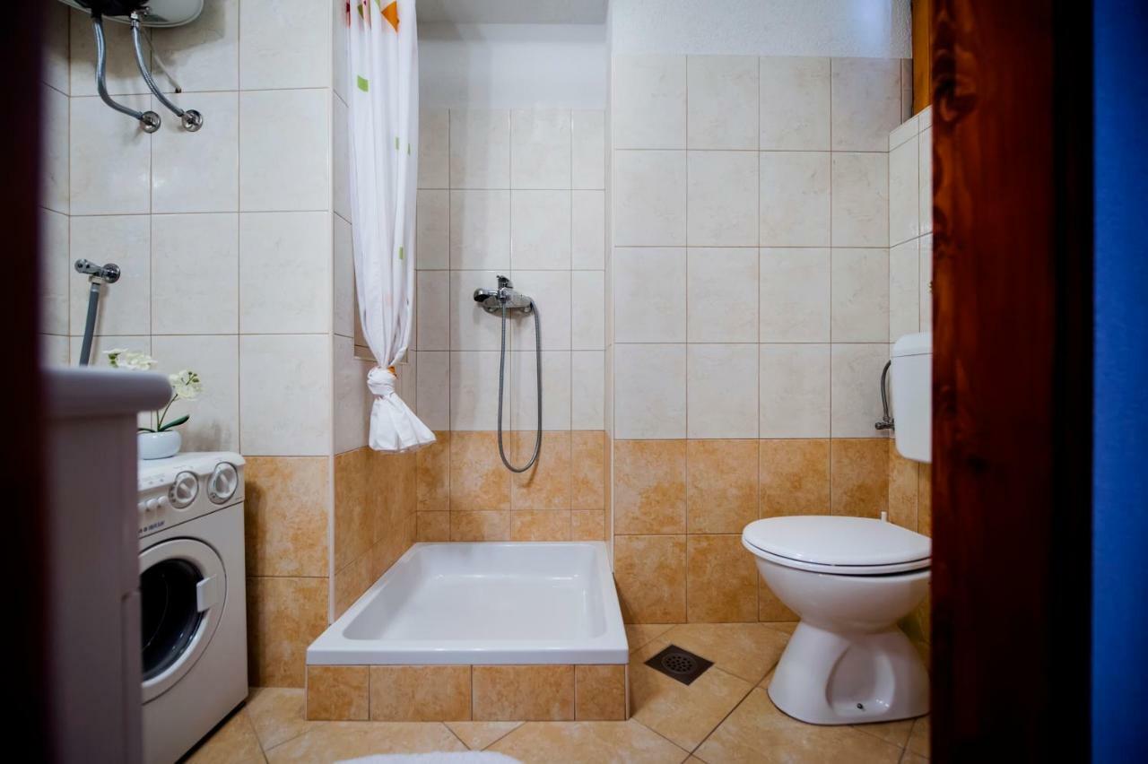 Guesthouse Ancient Stone Ровинь Экстерьер фото