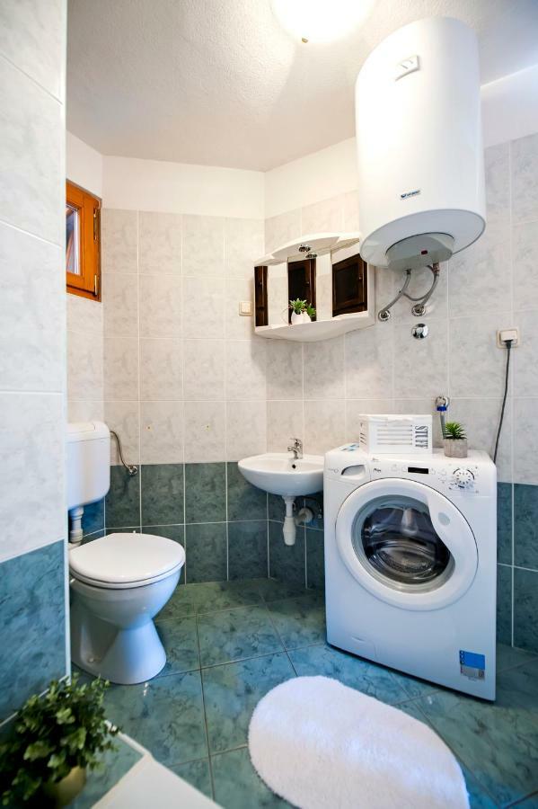 Guesthouse Ancient Stone Ровинь Экстерьер фото