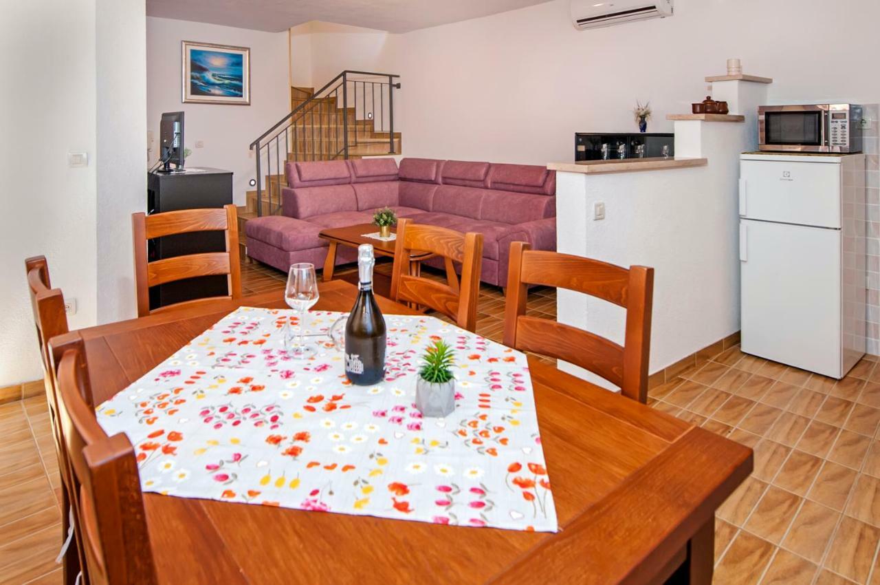 Guesthouse Ancient Stone Ровинь Экстерьер фото