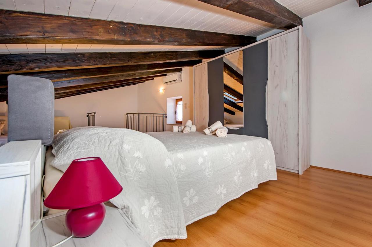 Guesthouse Ancient Stone Ровинь Экстерьер фото