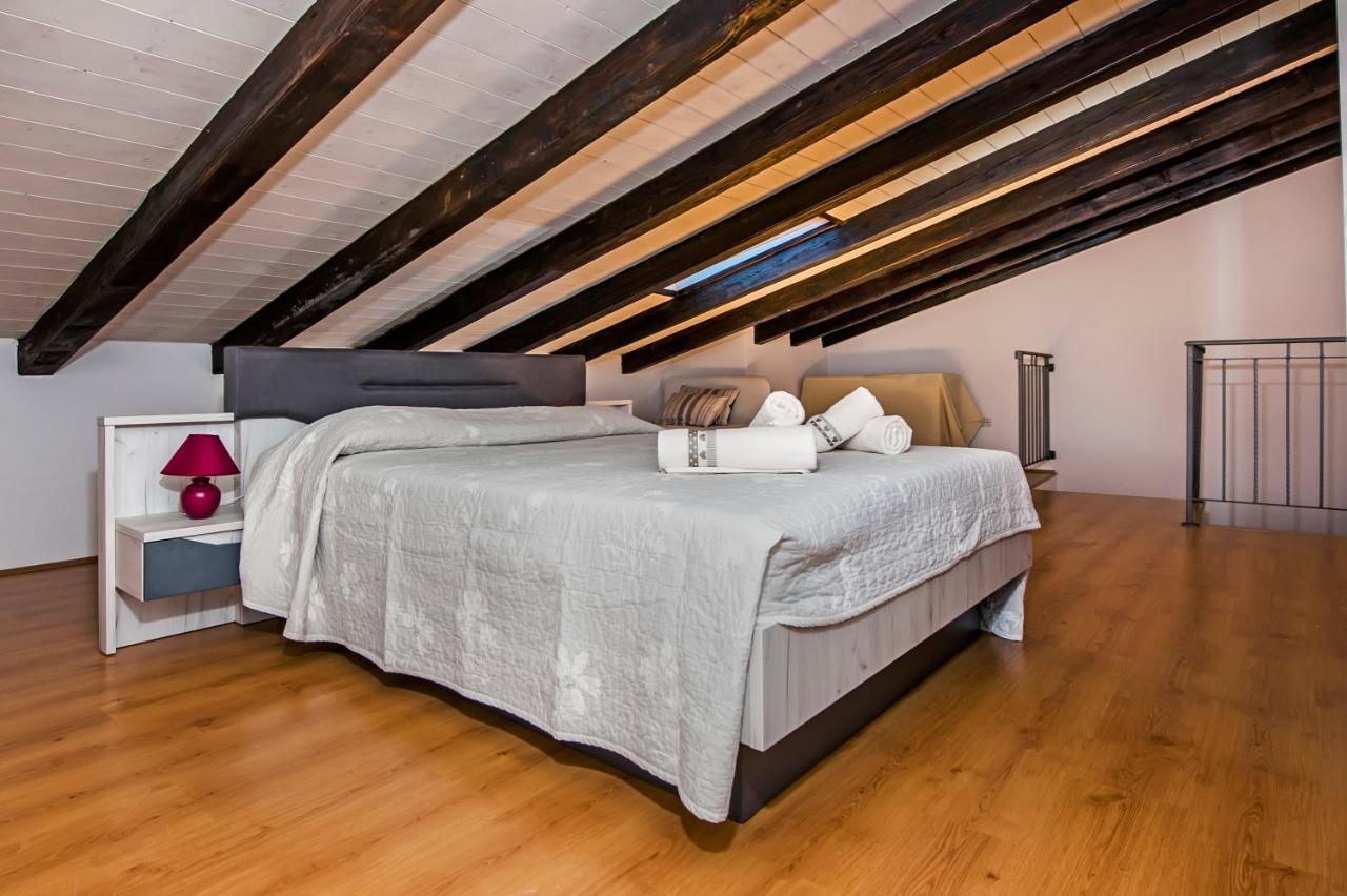 Guesthouse Ancient Stone Ровинь Экстерьер фото